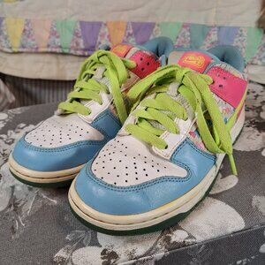 Nike | Vintage 6.0 Dunk Woven Low Top Neon Lifestyle Shoes